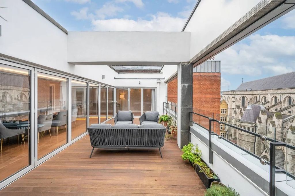 Property photo 1 of 20 Photo 16