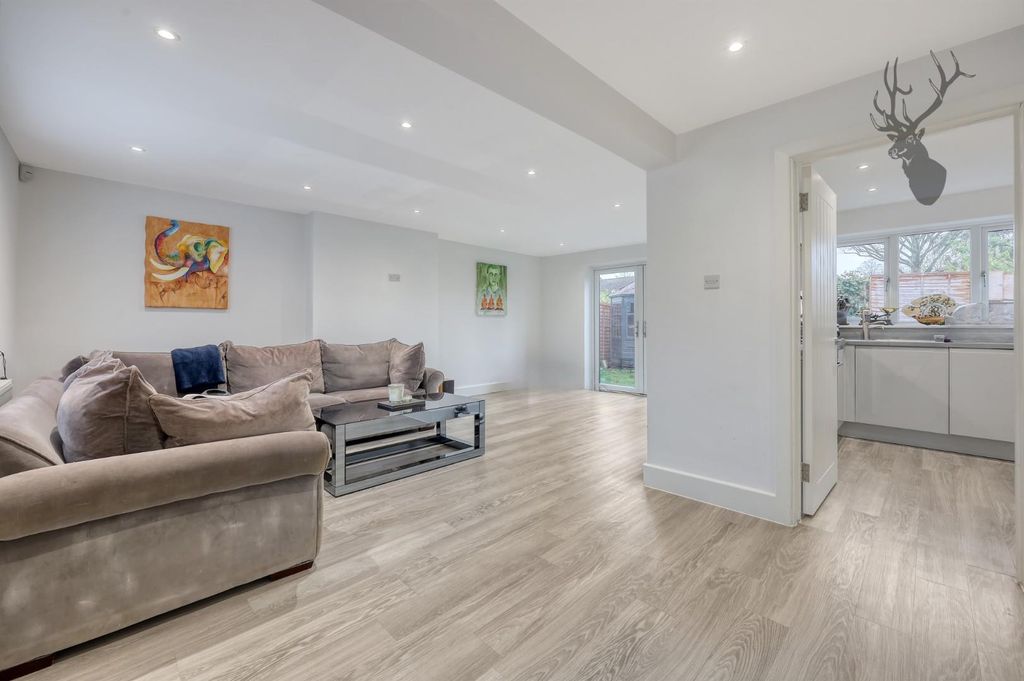 Property photo 3 of 17