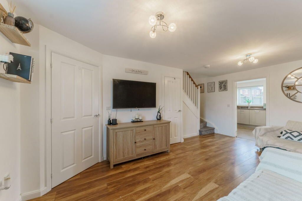 Property photo 2 of 28