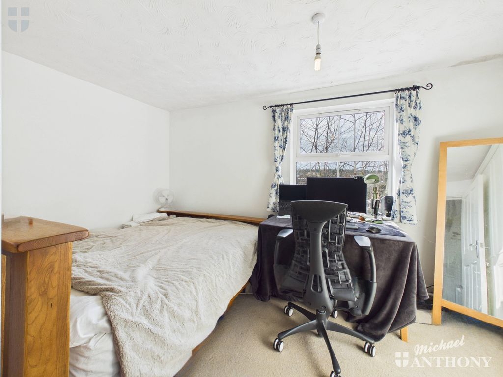 Property photo 3 of 8 Cam03852G0-Pr0571-Still002