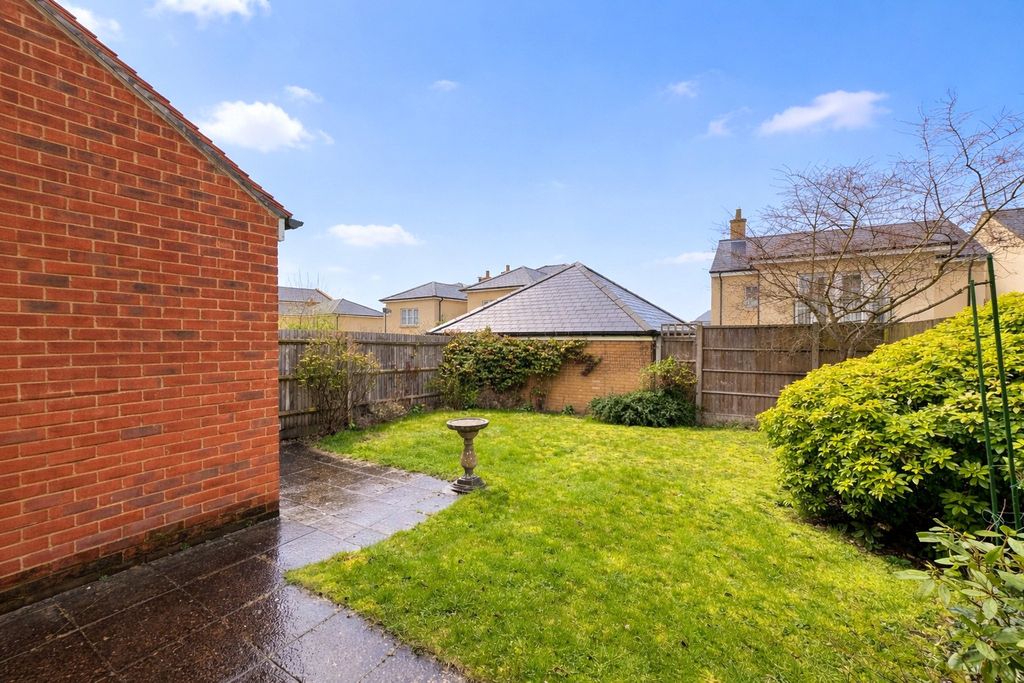 Property photo 3 of 11 Picture No. 12