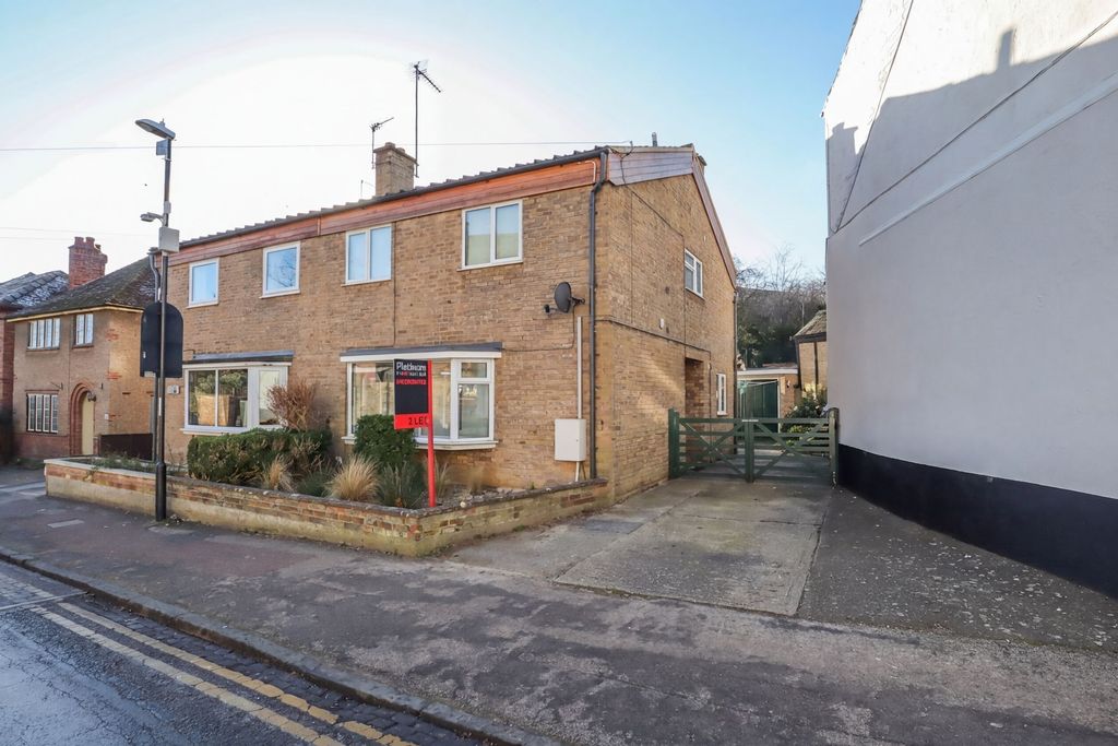 Property photo 1 of 27