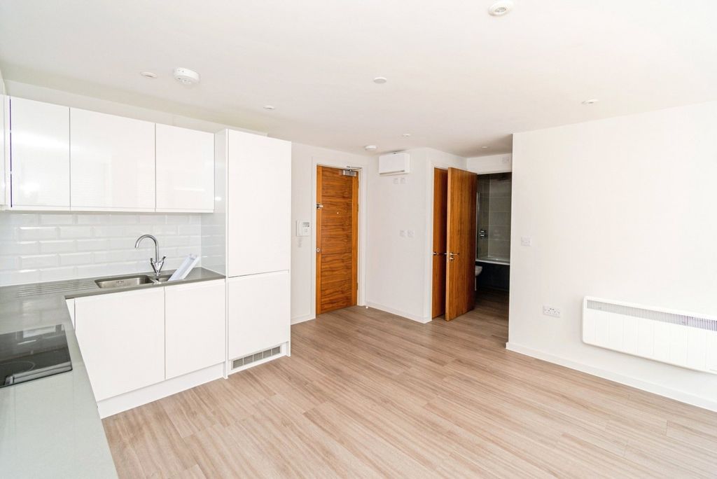 Property photo 2 of 8 Picture No. 05