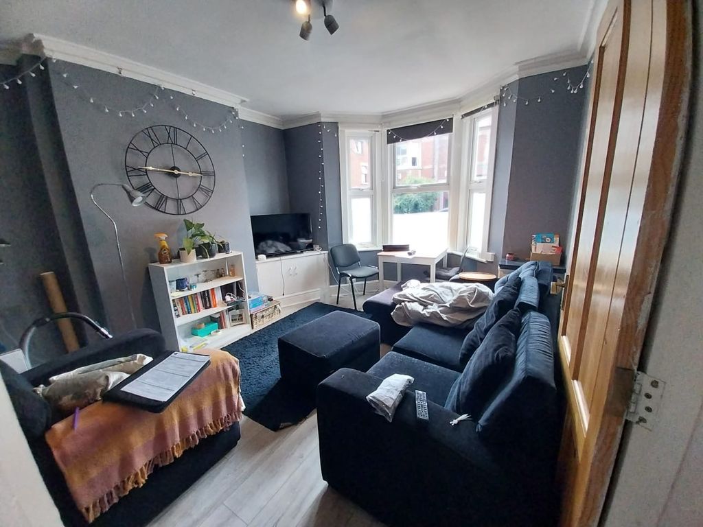 Property photo 2 of 14 Image