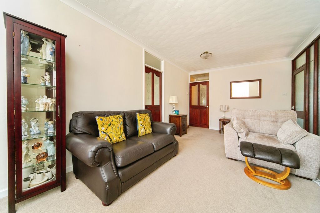 Property photo 3 of 14 Photo