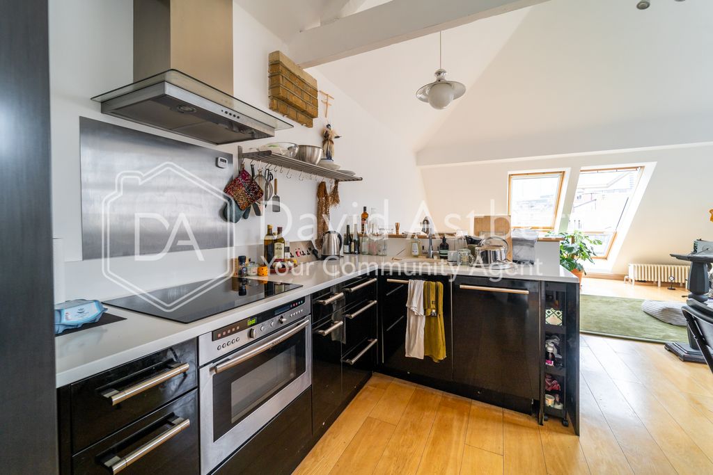 Property photo 3 of 14 Ndb09412-Edit