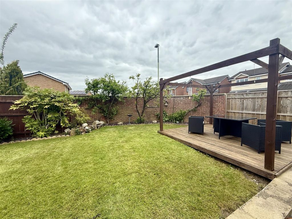 Property photo 3 of 16 Outside