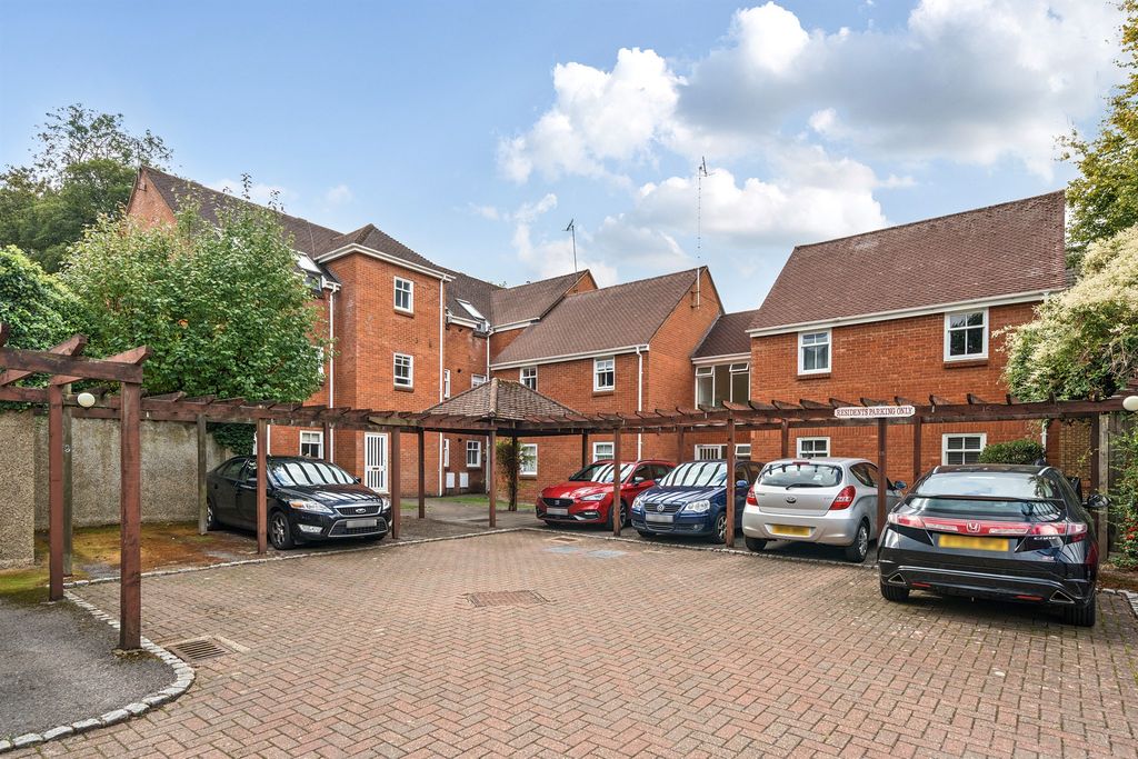 Property photo 1 of 12