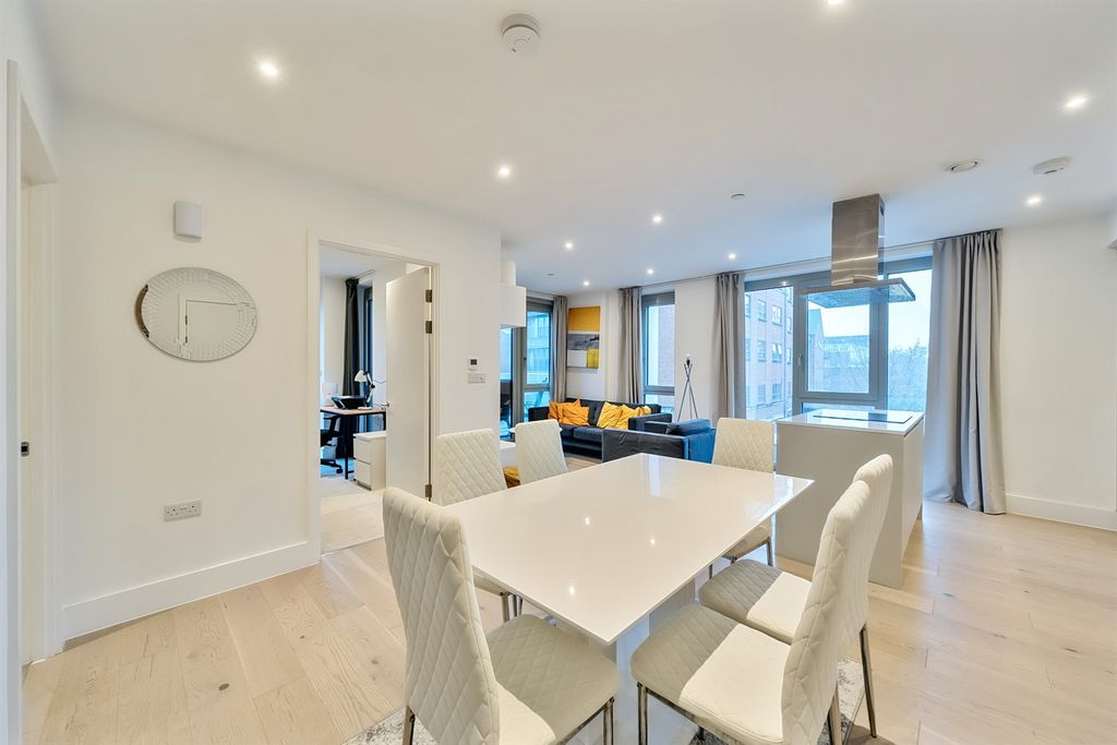 Property photo 2 of 9 Dining Room