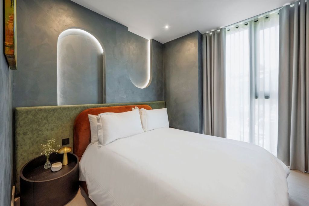 Property photo 3 of 6