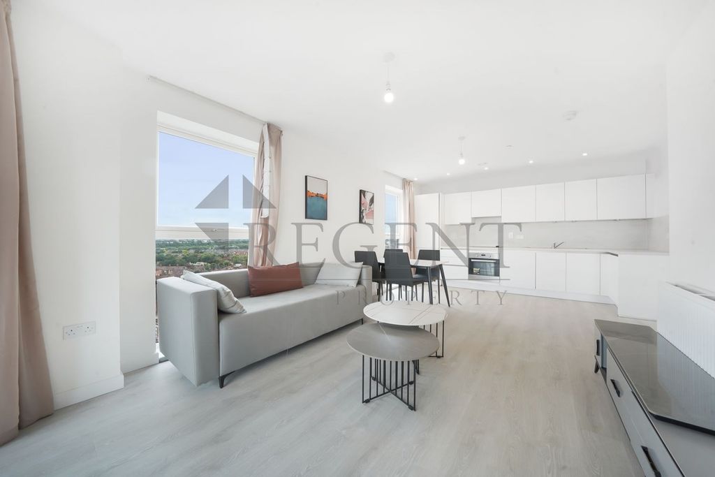 Property photo 2 of 18 Open Plan