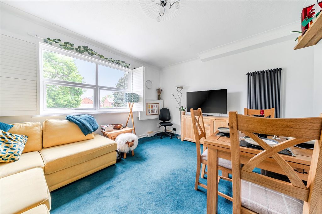 Property photo 3 of 19 1456019-4-6A0c4cc916d24.Jpg
