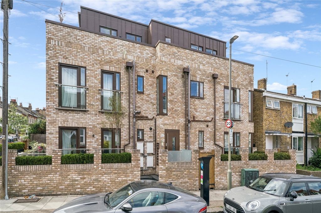 Property photo 1 of 14 External