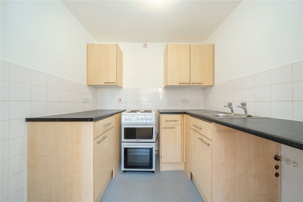 Property photo 3 of 12 Picture No. 10