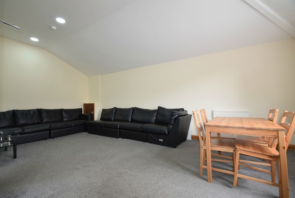 Property photo 3 of 16 Photo 1