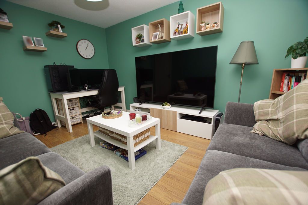 Property photo 3 of 11 Lounge