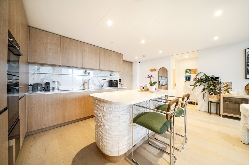 Property photo 2 of 14 Kitchen