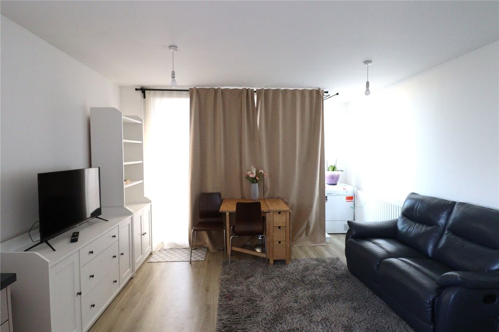 Property photo 2 of 4 Picture No. 04