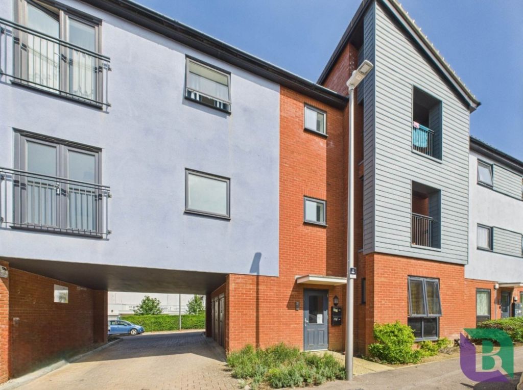 Property photo 1 of 9