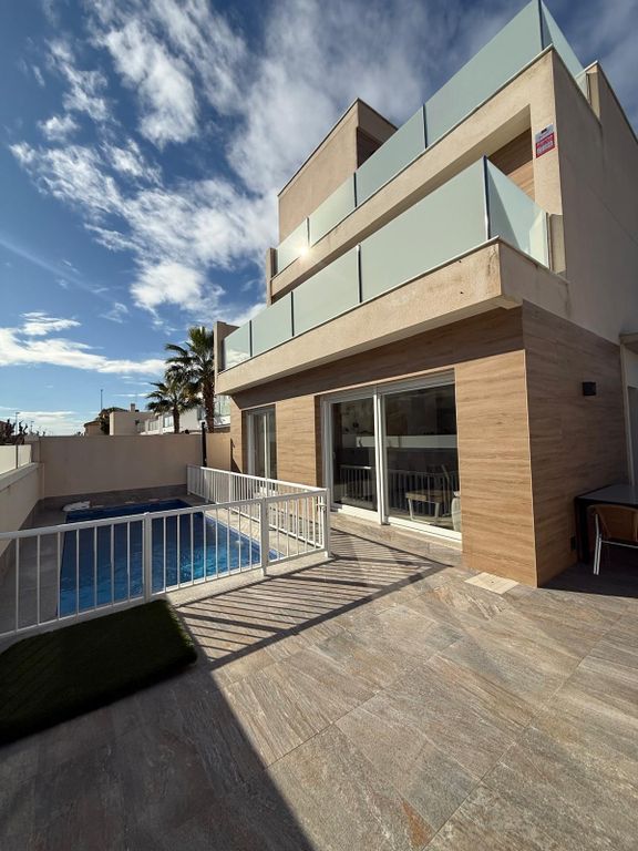 Property photo 3 of 33