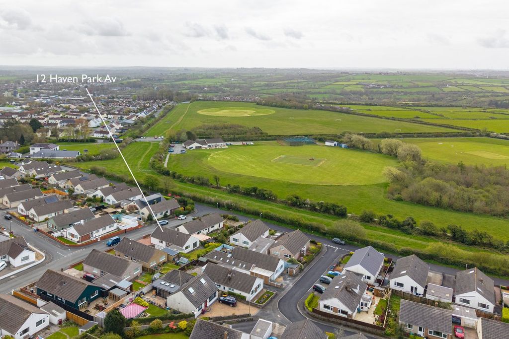 Property photo 2 of 20