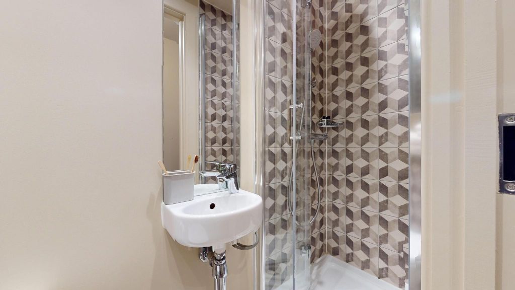 Property photo 3 of 48 Bathroom