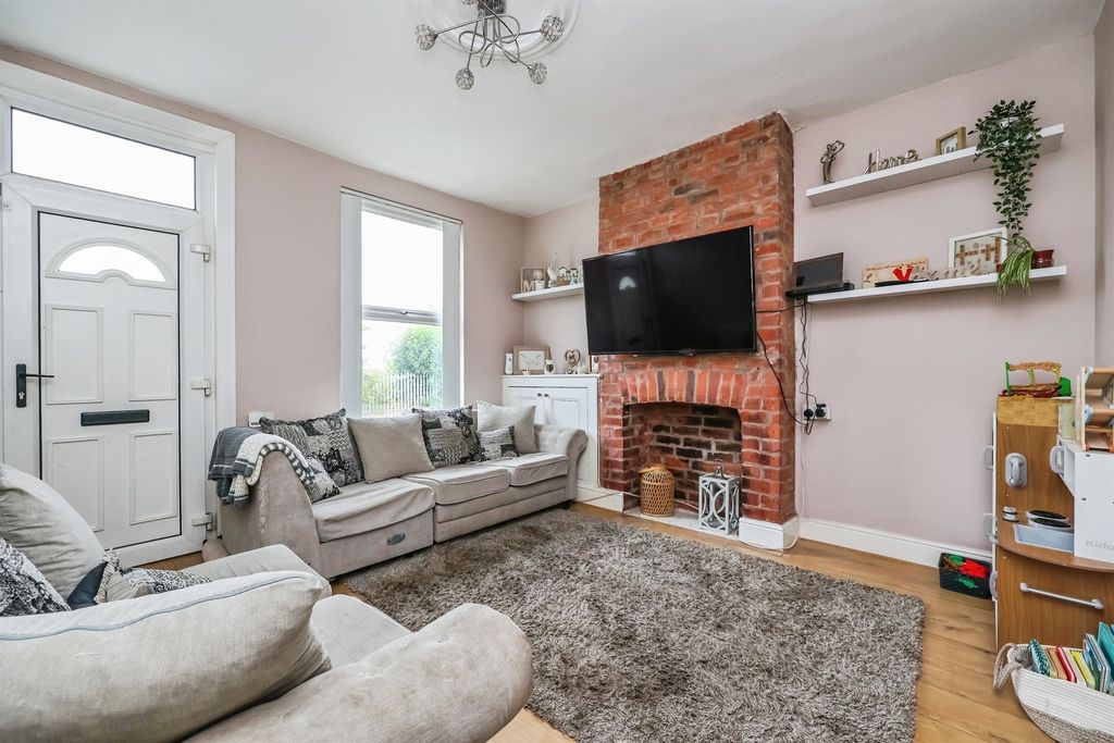 Property photo 2 of 17
