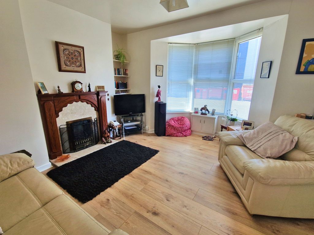 Property photo 3 of 20