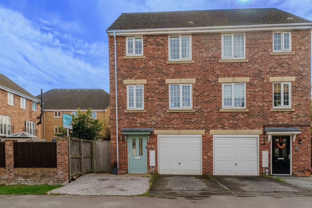Property photo 1 of 27