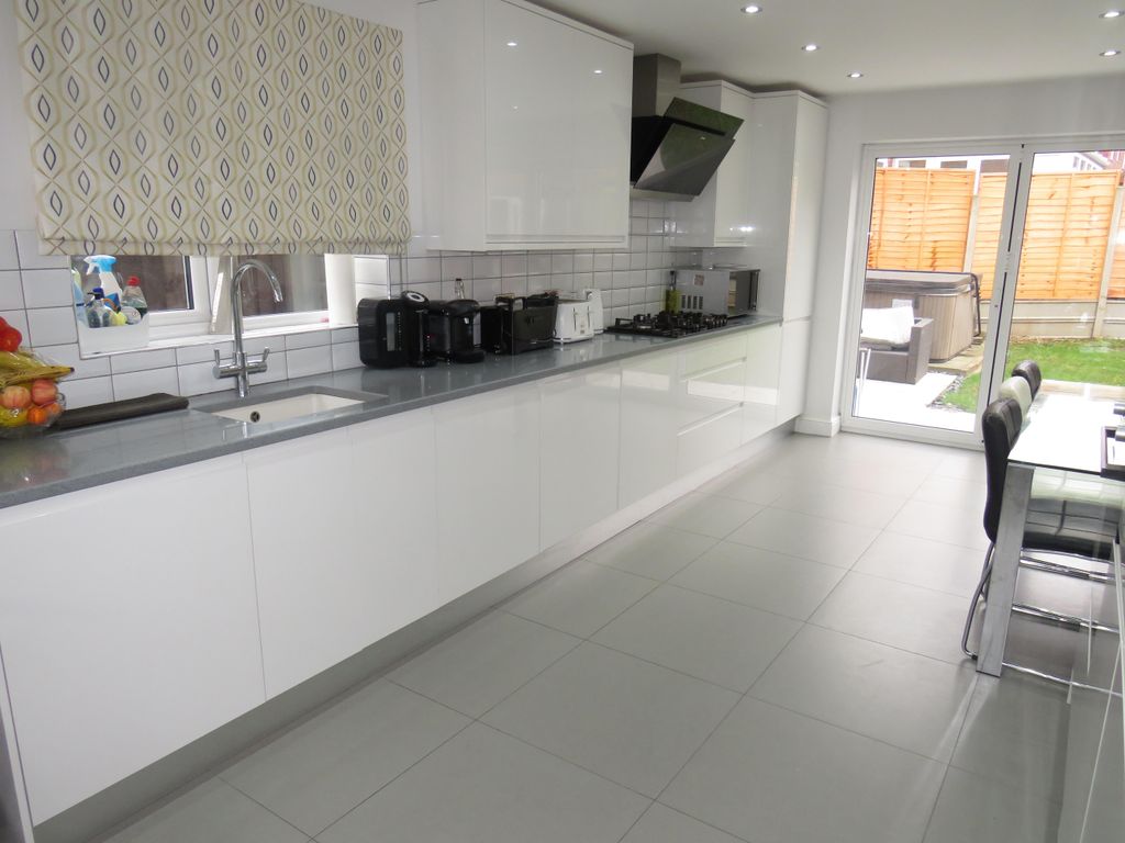 Property photo 3 of 10 Image