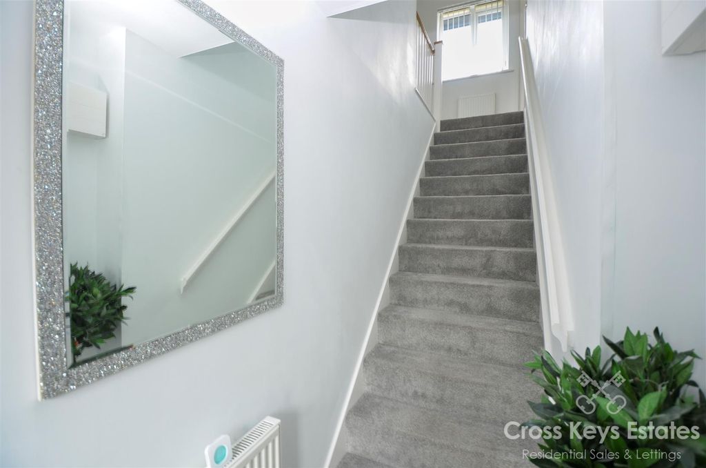 Property photo 3 of 35 Hallway