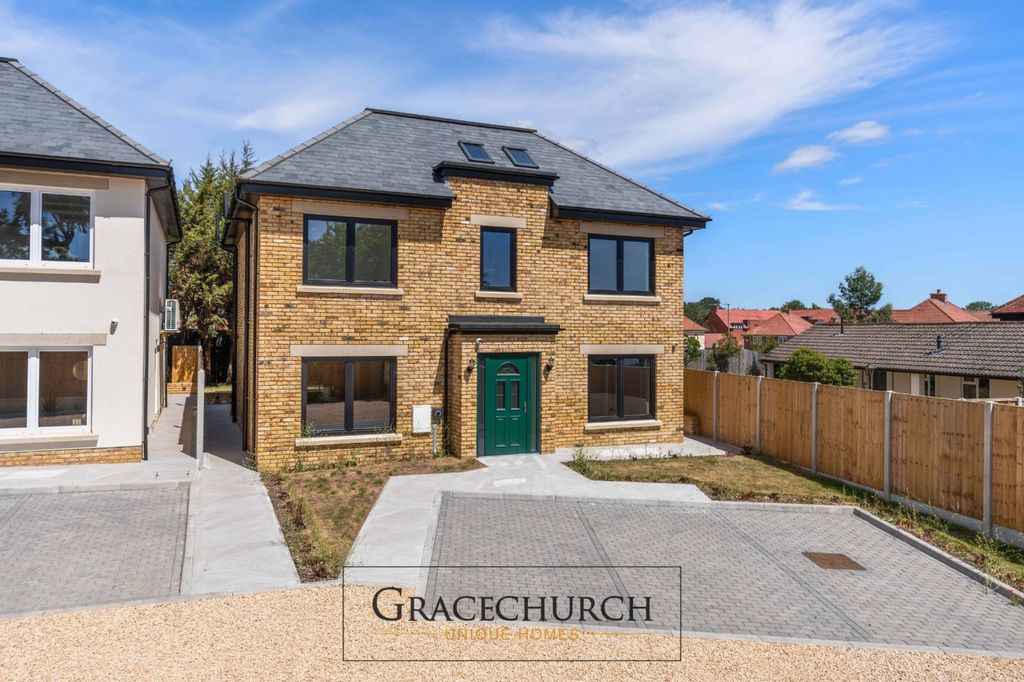 Property photo 1 of 38 5 Bedroom Detached Home For Sale