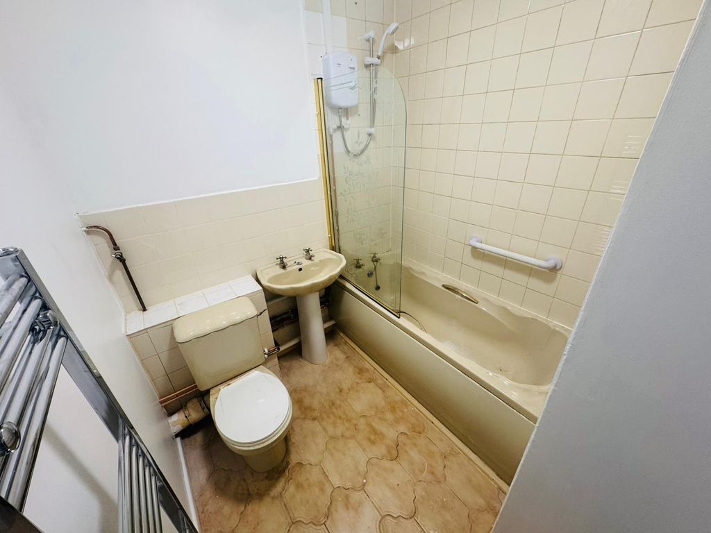 Property photo 3 of 5