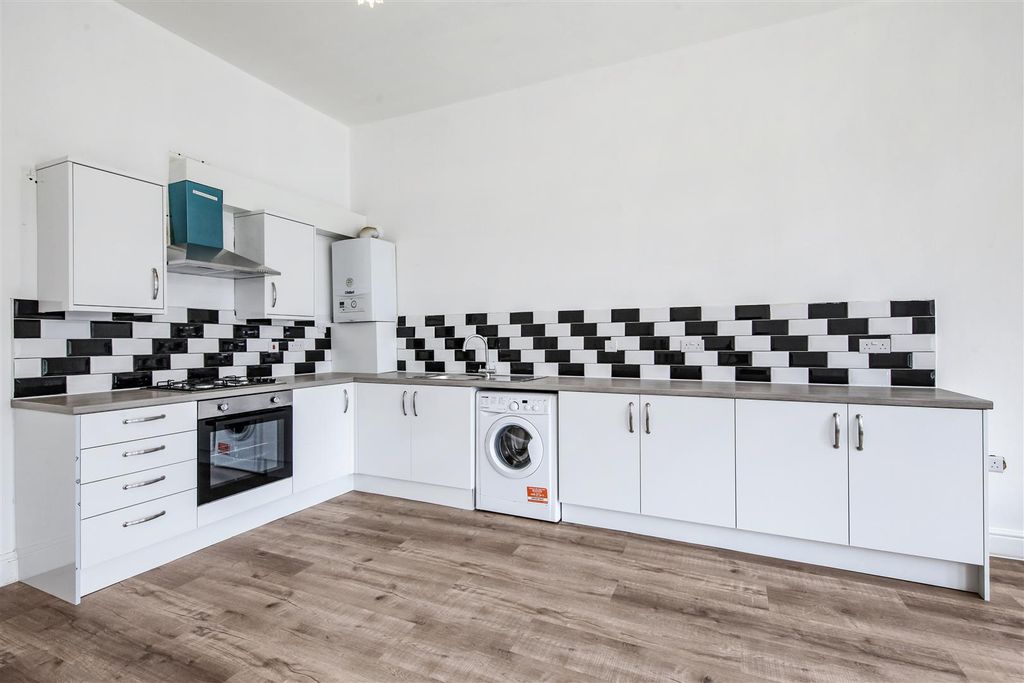 Property photo 1 of 11 Flat 2, 88 Eltham Road - F8Ew1Ixjyoggq3Mrihsf.Jpg