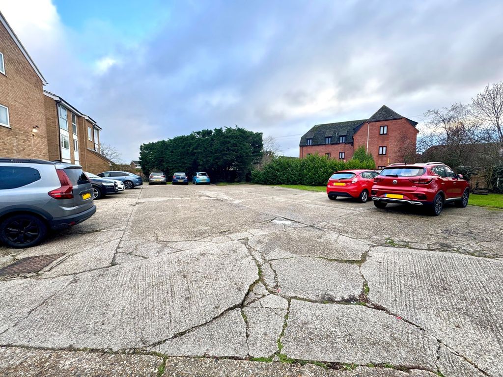 Property photo 2 of 8 Gallery