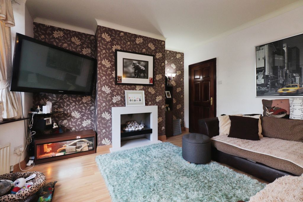 Property photo 3 of 13