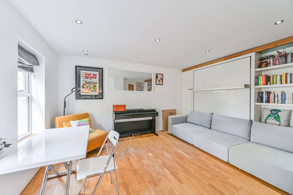 Property photo 2 of 11