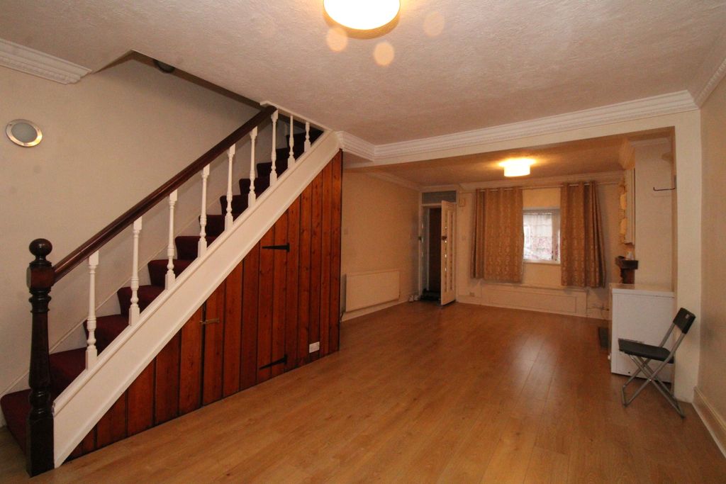 Property photo 3 of 10 Img_6827