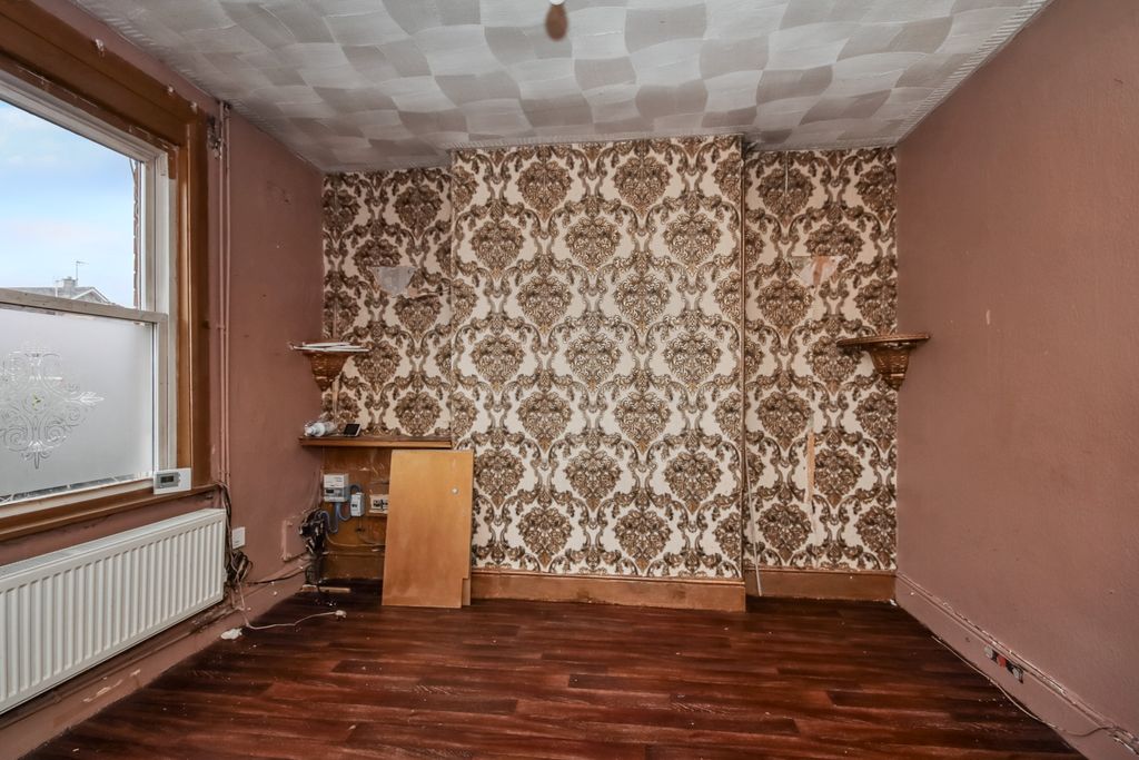 Property photo 2 of 15 9 Spalding Road, Bourne, Cambridgeshire, Pe10 9Le