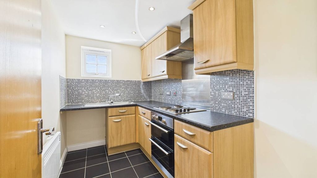 Property photo 2 of 7 4135604