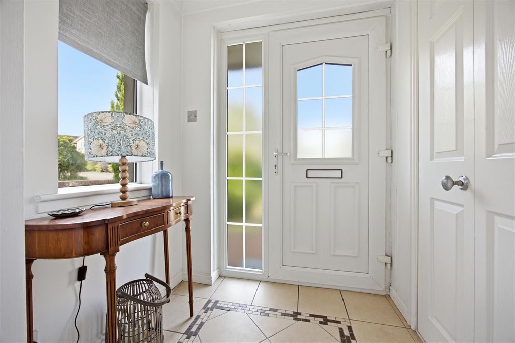 Property photo 2 of 29 06-64_Watermill_Ave_Lenzie_007.Jpg