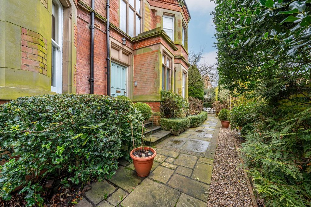 Additional image 22 of 3 bed flat for saleLincoln Circus, The Park NG7