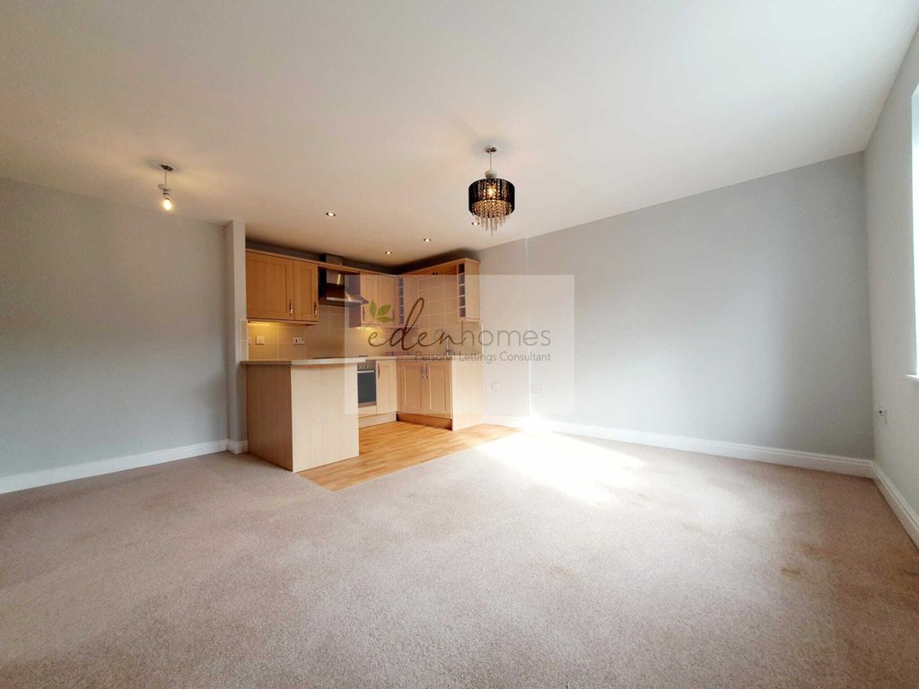 Property photo 3 of 10 Living Area 1.Jfif