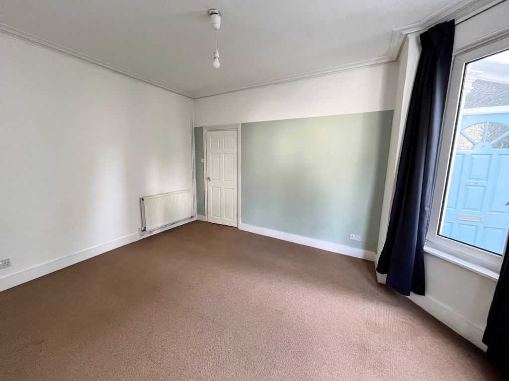 Property photo 3 of 16 Gallery