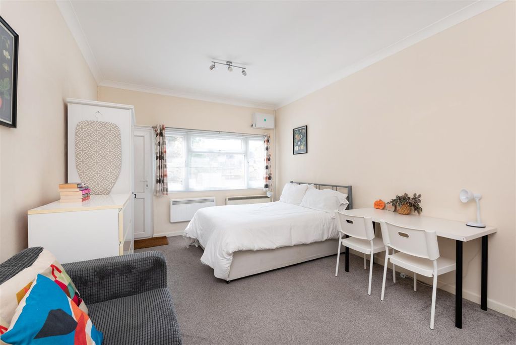 Property photo 2 of 7 9 St James’S Mews, Bath BA1 2Wa-3.Jpg