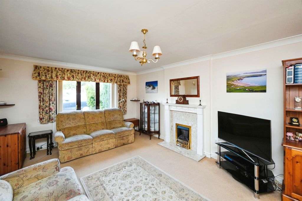 Property photo 3 of 19