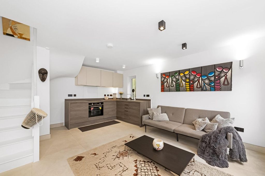 Property photo 1 of 10 Img_8822-1500x1000.Jpg