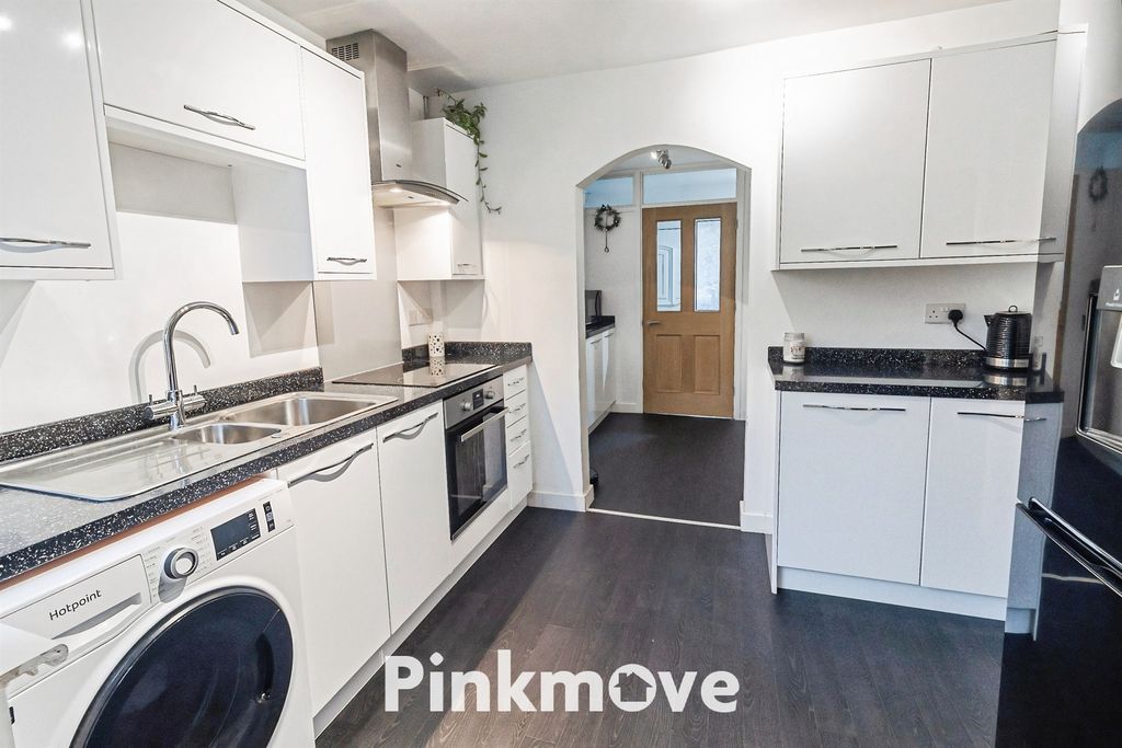 Property photo 3 of 21