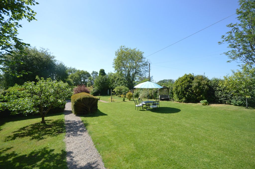 Property photo 2 of 29 Garden