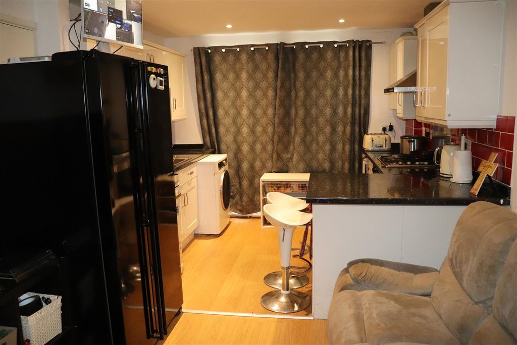 Property photo 2 of 13 Img_0832.Jpg